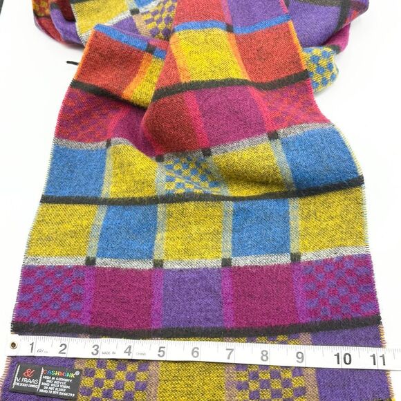 V. Fraas Cashmink Multicolor Check Scarf - Picture 4 of 5
